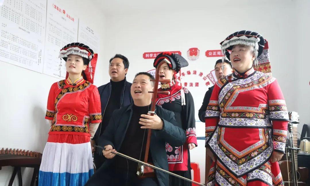 周禮軍：以山歌為“鑰” 打開山區(qū)普法新局面