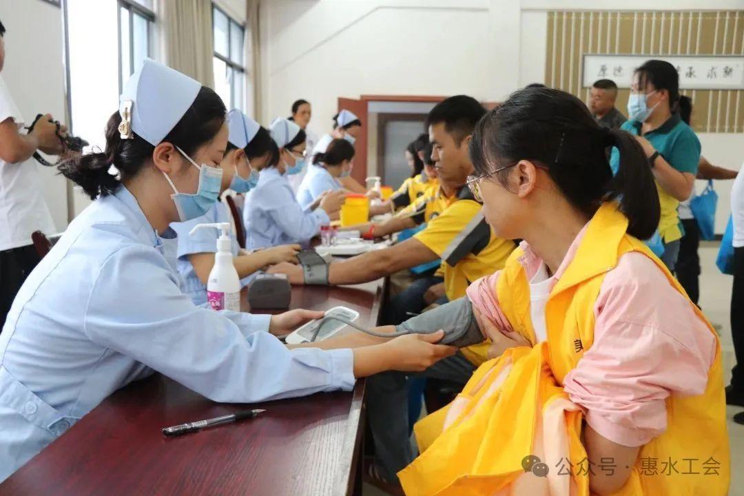 貴州惠水總工會開展首批新就業(yè)形態(tài)勞動者送健康體檢服務(wù)活動