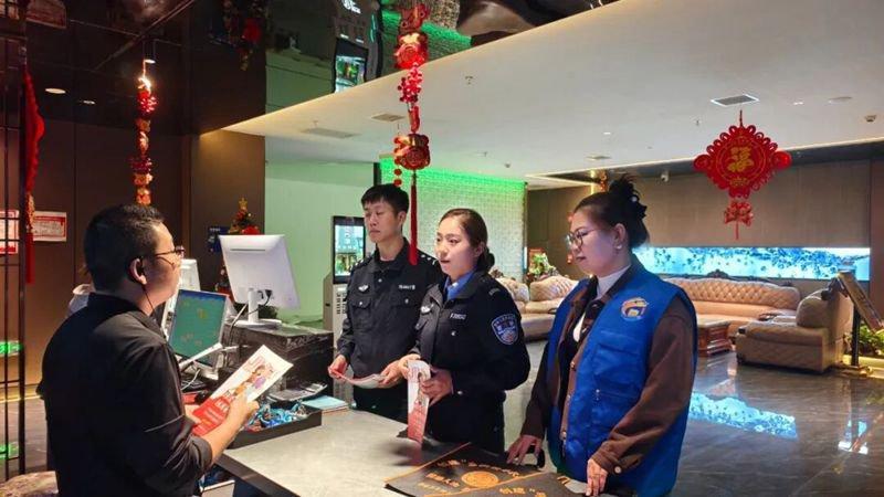 嘉峪關(guān)市公安局禁毒支隊深入開展禁毒宣傳進場所活動